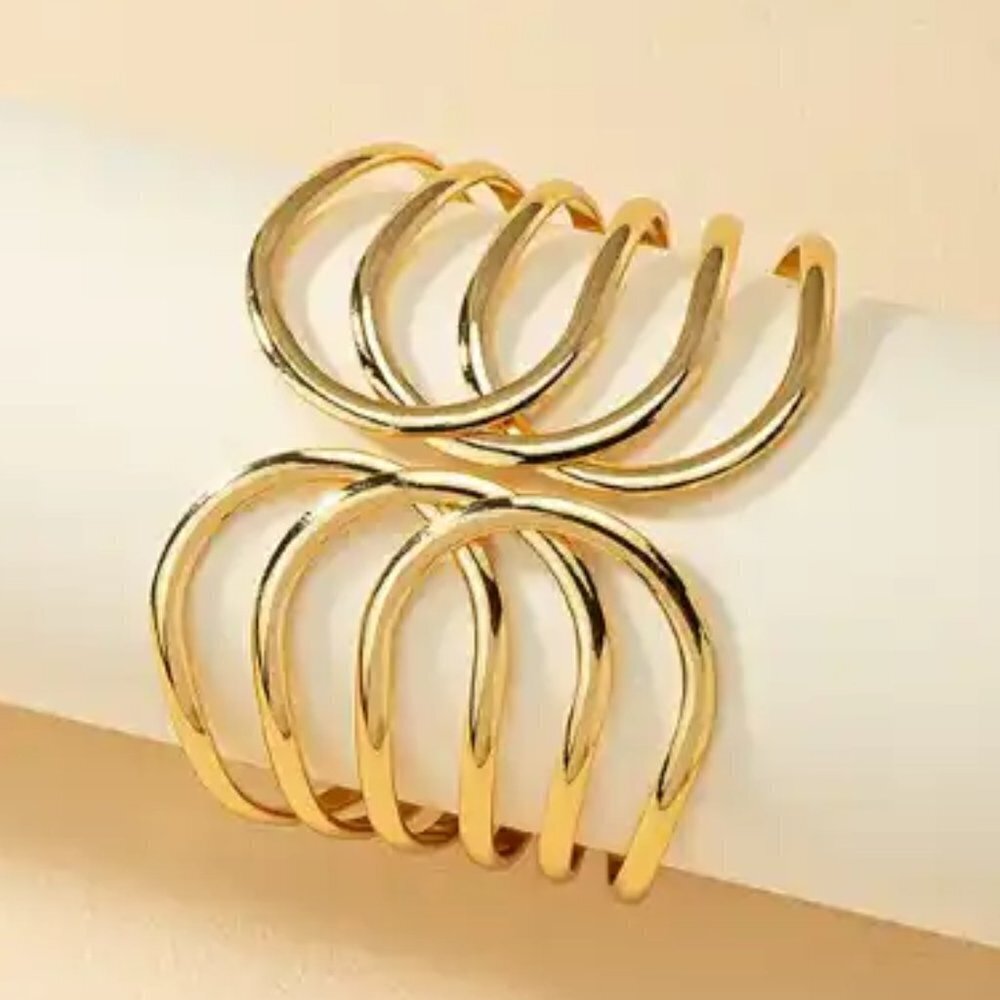 Gold Wide Face Bracelet - Picture 2 of 3